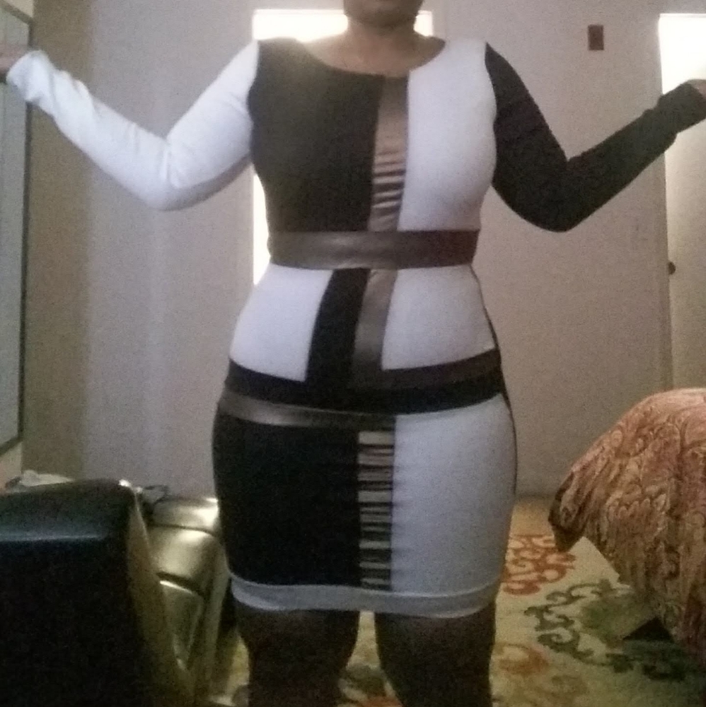 LOOKS - Picture 3 of 5